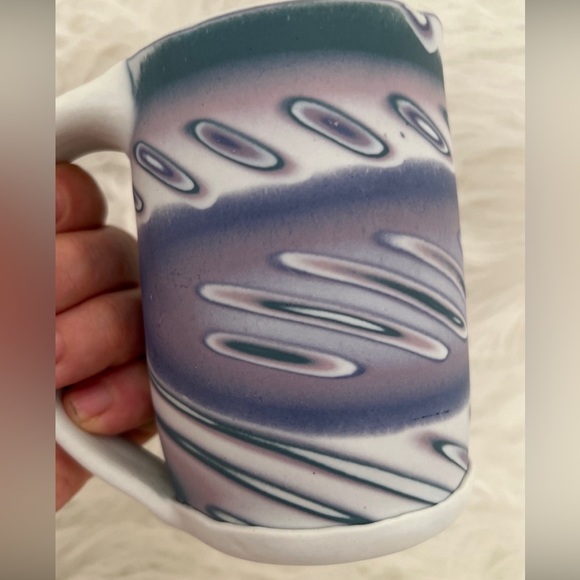 Vintage Handcrafted ceramic mugs in white and lavender signed by the artist 4.5” - Picture 11 of 11